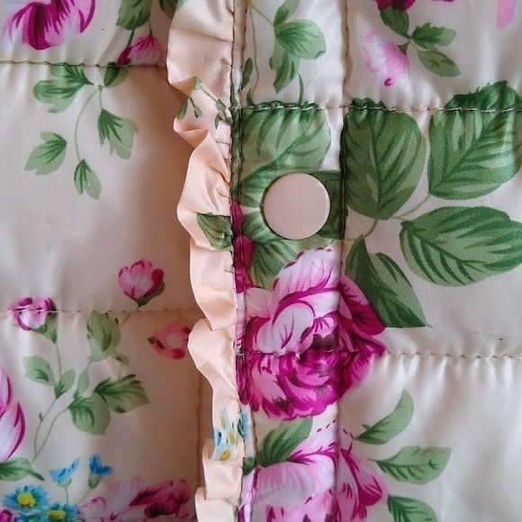 Bailey's Blossoms Floral Puffer Vest Roses Ruffles Toddler/Small - Picture 4 of 8